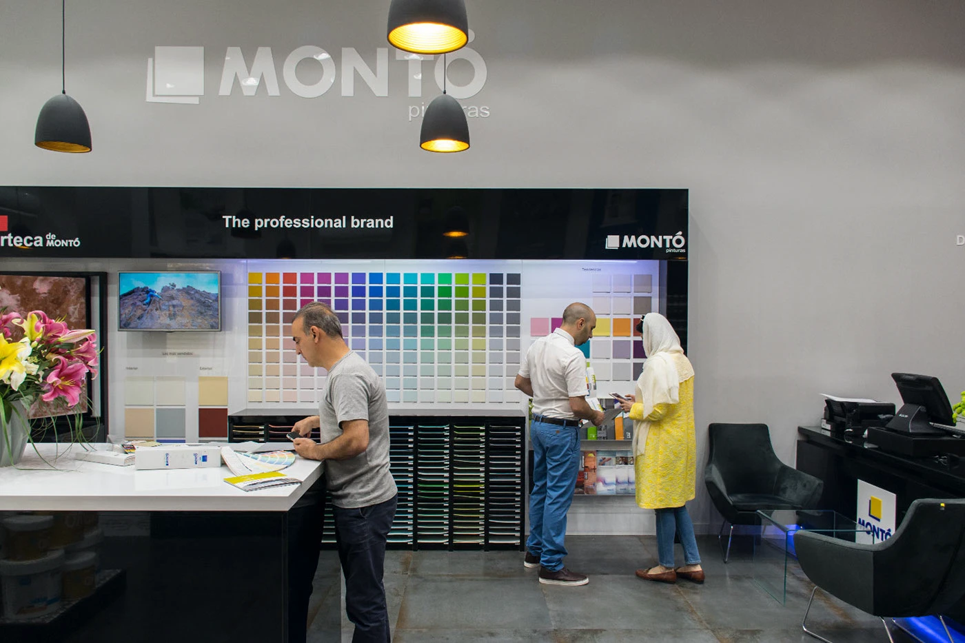 Monto social media photography